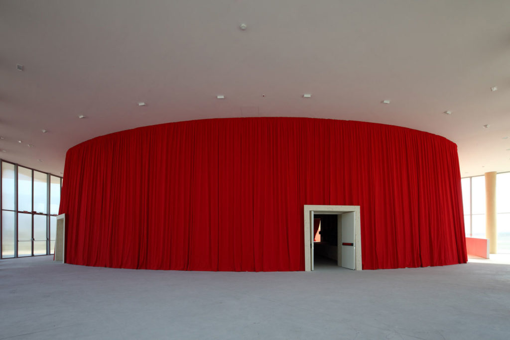 Architettura > L'Aquila Temporary Concert Hall - Shigeru Ban Architects
